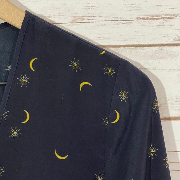 NWT Rails Beaux Ruffle Waist Navy Crescent Moon Silk Blouse -XS - Picture 8 of 13